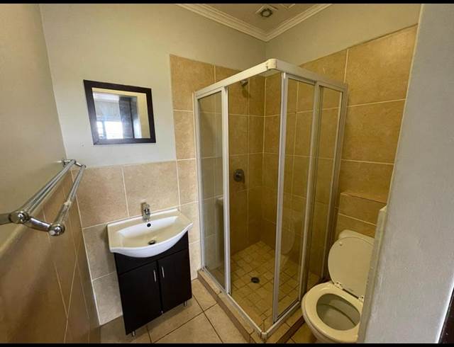 1 BEDROOM PROPERTY TO RENT IN DIE BULT