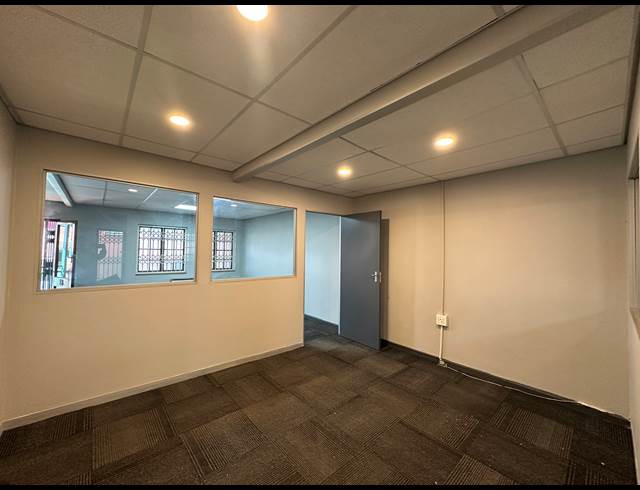 99.90M² OFFICE TO LET IN HIGHVELD BUSINESS PARK