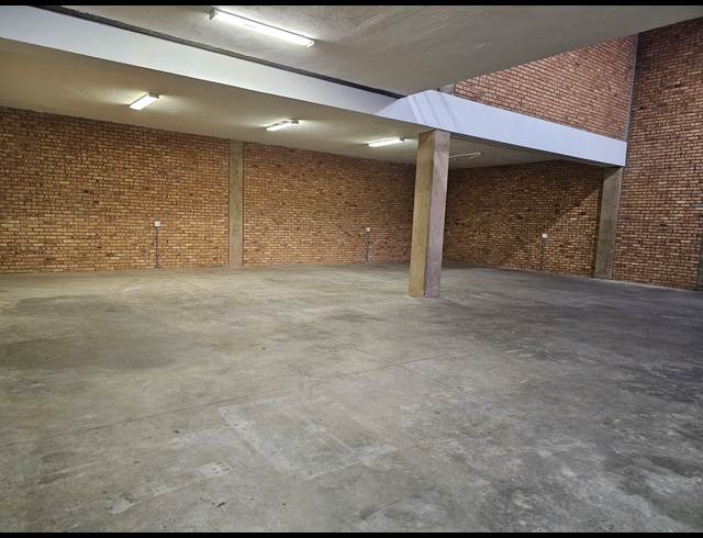 404M² MINI FACTORY TO LET IN LANSERIA
