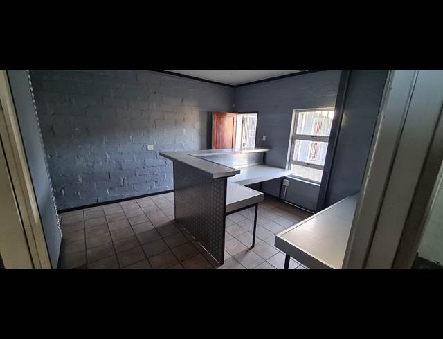 Industrial property to rent in WORCESTER INDUSTRIAL