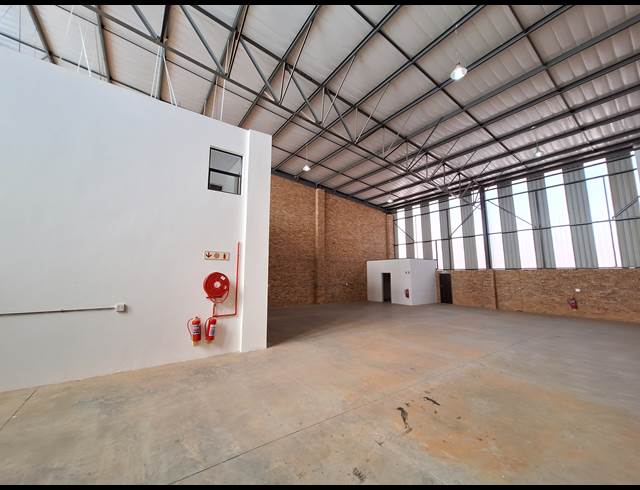 414M² WAREHOUSE TO LET IN KYA SANDS