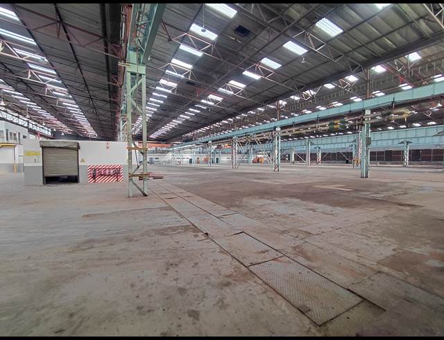 12,000M² FACTORY TO LET IN CLAYVILLE