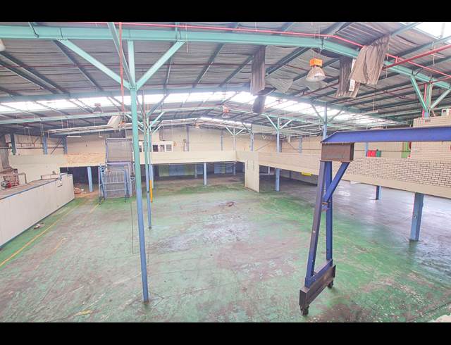 3,562M² WAREHOUSE TO LET IN INDUSTRIA