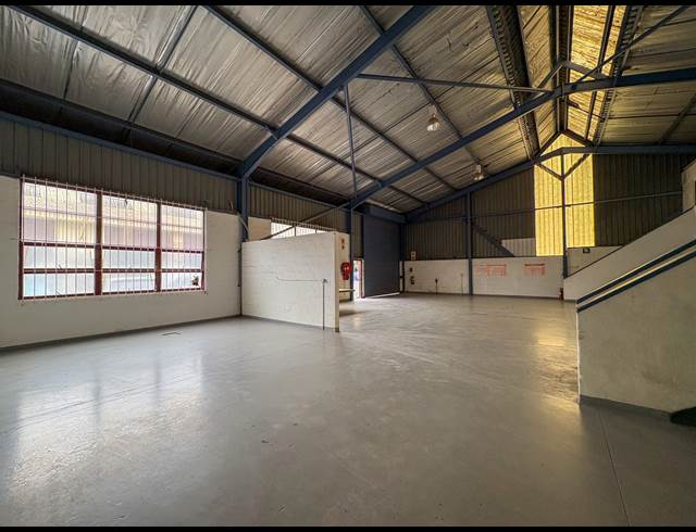 414M² WAREHOUSE TO LET IN WESTMEAD