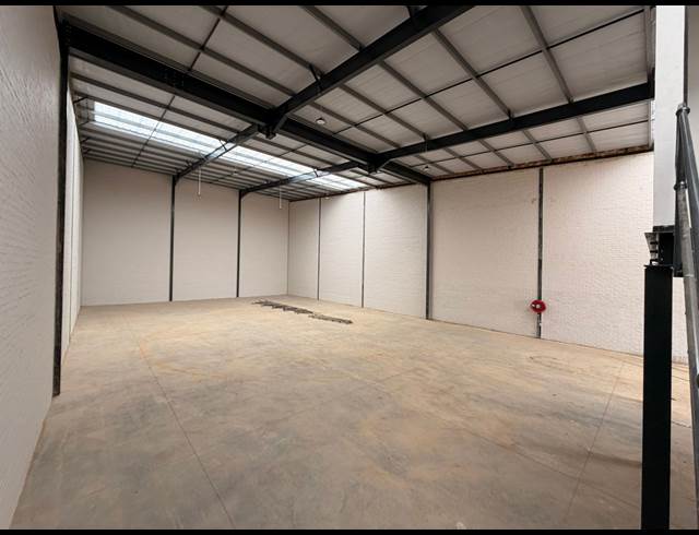 562M² WAREHOUSE TO LET IN LINBRO PARK