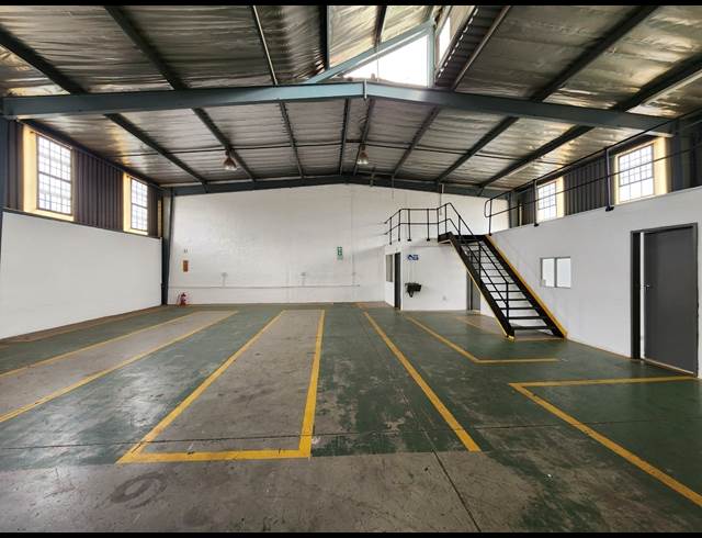 335M² WAREHOUSE TO LET IN DENVER