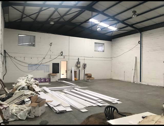 420M² WAREHOUSE RENTED IN STIKLAND