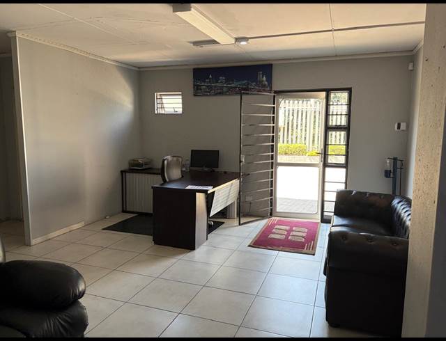 99M² WAREHOUSE TO LET IN CITY DEEP