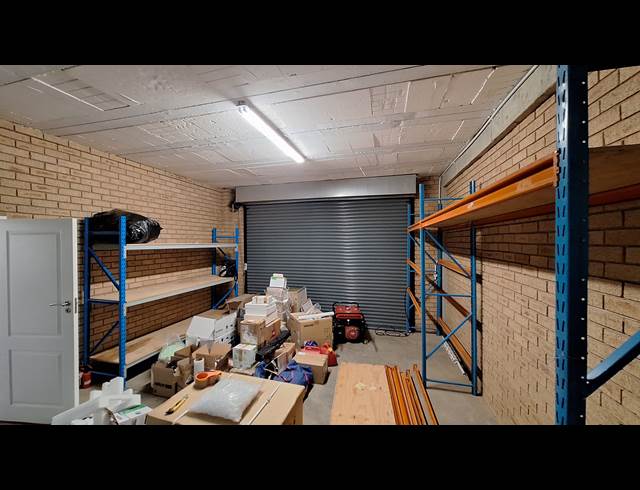 464M² WAREHOUSE TO LET IN LASER PARK