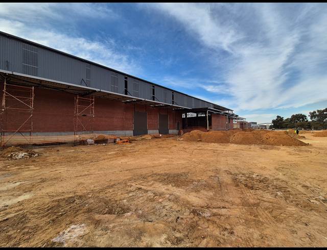 2,700M² WAREHOUSE TO LET IN GOSFORTH PARK