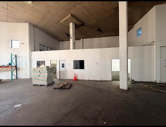 900M² WAREHOUSE TO LET IN RIVERHORSE VALLEY