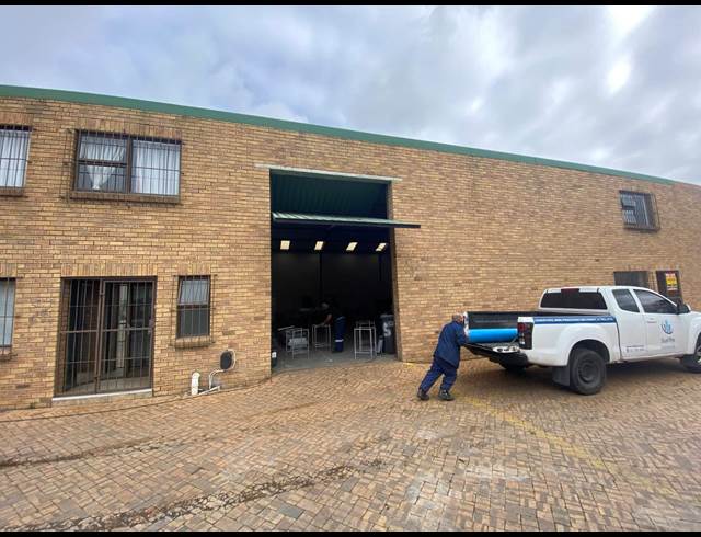 300M² WAREHOUSE TO LET IN KILLARNEY INDUSTRIA