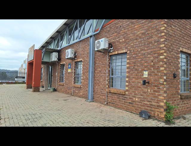 2,000M² WAREHOUSE TO LET IN ROCKY DRIFT