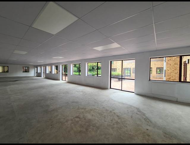 791M² OFFICE TO LET IN VORNA VALLEY