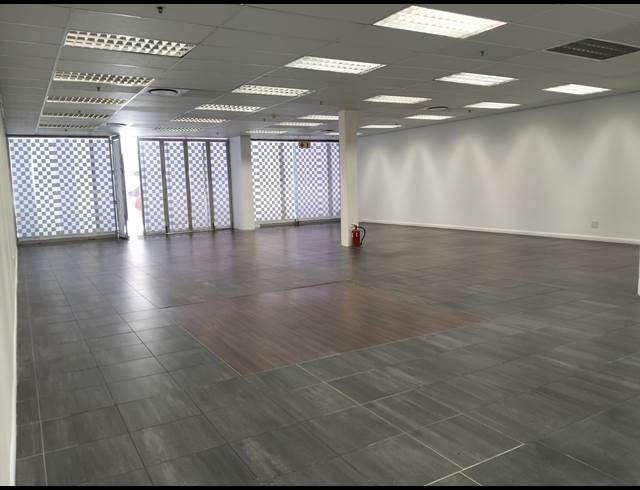 184M² RETAIL TO LET IN DURBANVILLE CENTRAL