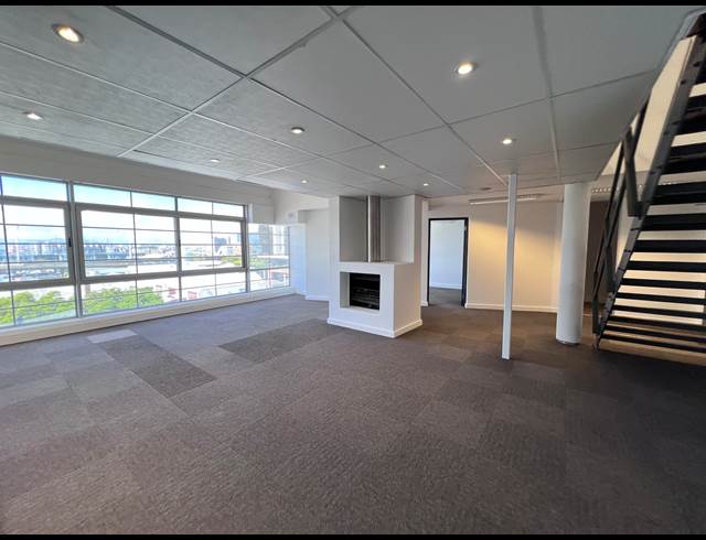 300M² OFFICE TO LET IN GREEN POINT
