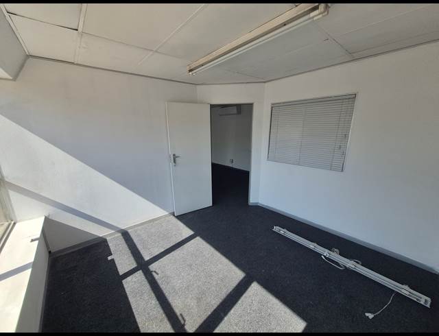 400M² FACTORY TO LET IN BENROSE