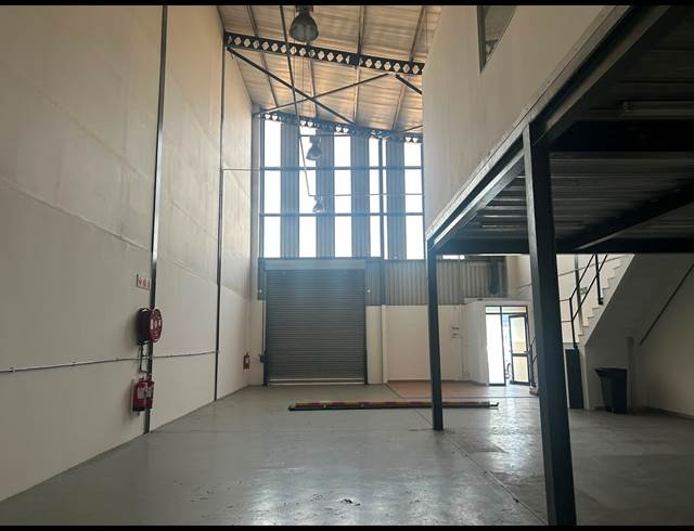 284M² WAREHOUSE TO LET IN MEADOWDALE