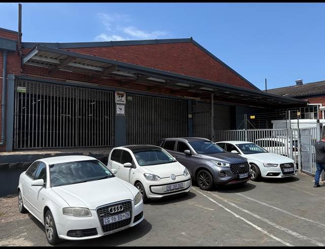 2,110M² WAREHOUSE TO LET IN CONGELLA