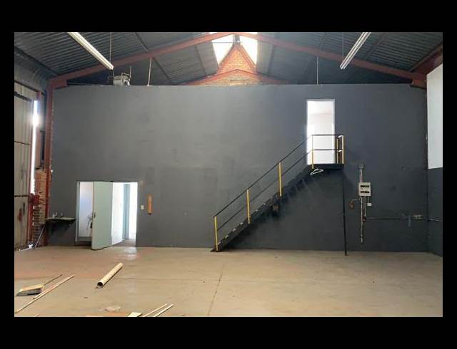 264M² WAREHOUSE TO LET IN ANDERBOLT