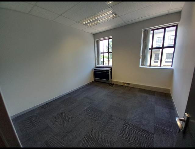 626M² OFFICE TO LET IN BRYANSTON