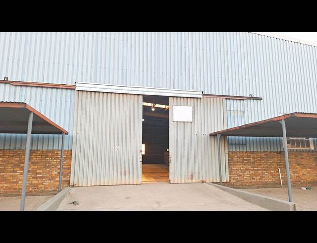 612M² INDUSTRIAL YARD TO LET IN MEYDUSTRIA