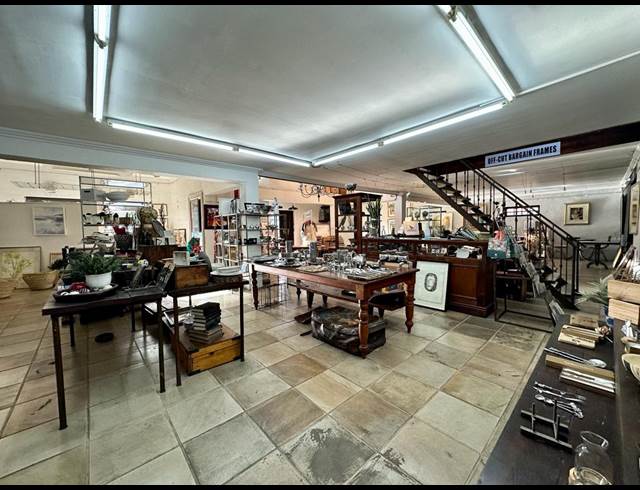 622M² BUSINESS TO LET IN AUDAS ESTATE
