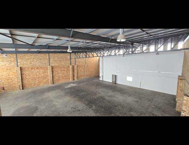 866M² WAREHOUSE TO LET IN NORTH RIDING