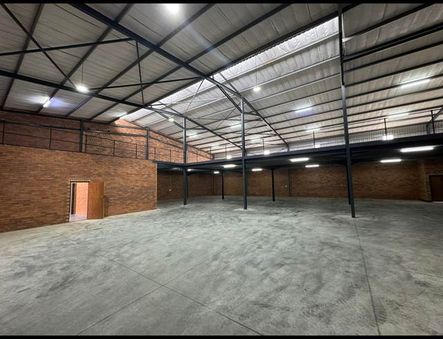 977M² WAREHOUSE TO LET IN ORMONDE