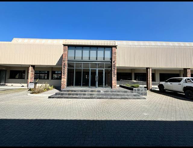 400M² BUILDING TO LET IN EPPING INDUSTRIAL