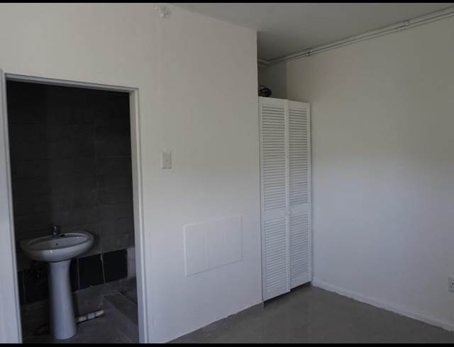 1 BEDROOM PROPERTY TO RENT IN BEREA WEST