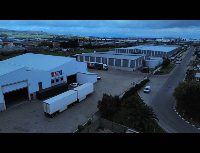 2,350M² WAREHOUSE TO LET IN BLACKHEATH INDUSTRIAL
