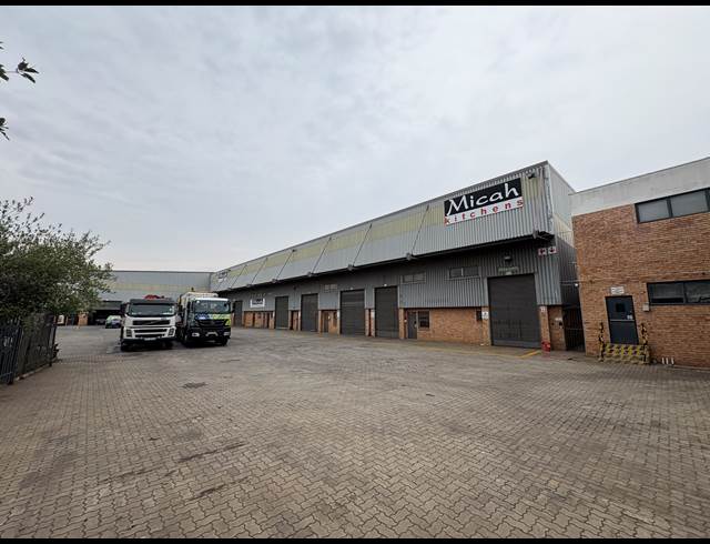 6,560M² WAREHOUSE TO LET IN HUGHES