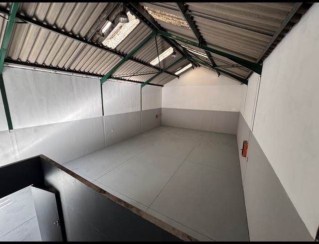 283M² WAREHOUSE TO LET IN RED HILL