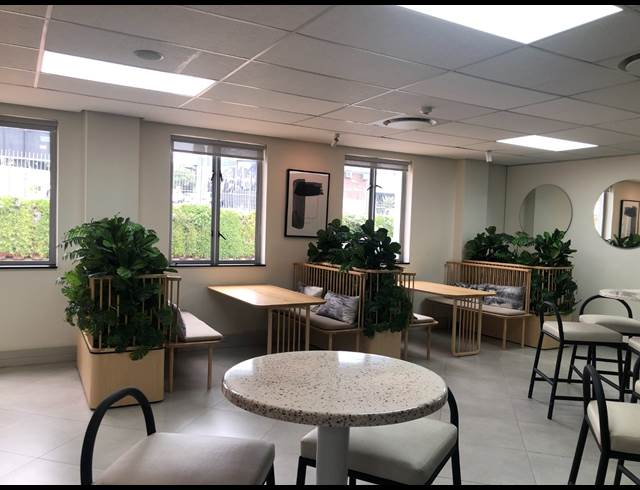 145M² OFFICE TO LET IN SANDHURST