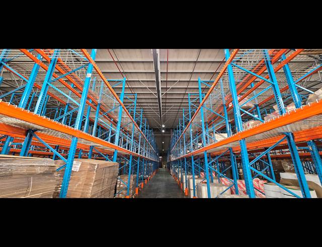 3,800M² WAREHOUSE TO LET IN NORTH RIDING