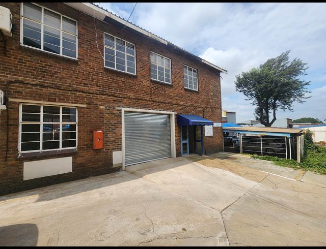 172M² WAREHOUSE TO LET IN WADEVILLE