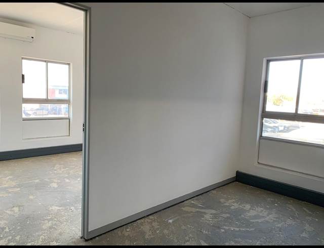 1,550M² WAREHOUSE TO LET IN SPARTAN