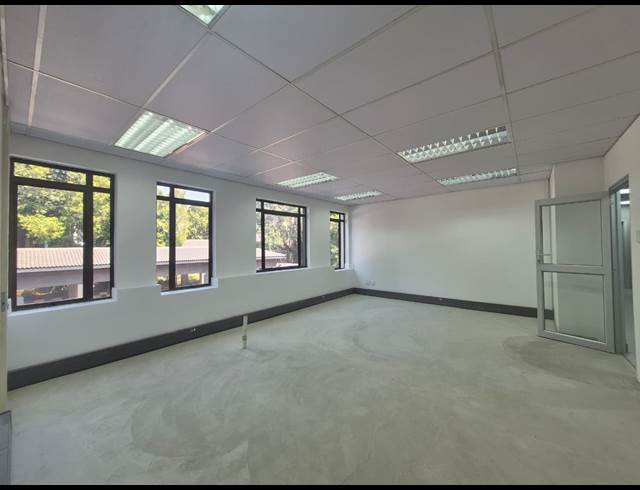 41M² OFFICE TO LET IN HYDE PARK