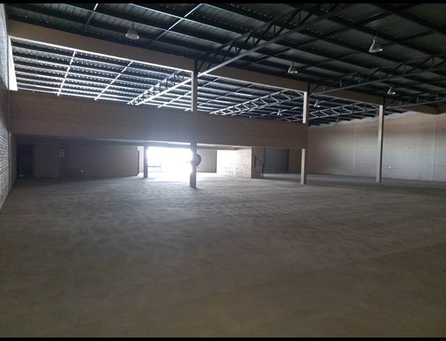 1,309M² WAREHOUSE TO LET IN POMONA