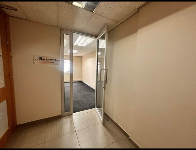 253M² OFFICE TO LET IN HOUGHTON ESTATE