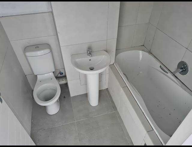 2 bed property to rent in RICHMOND