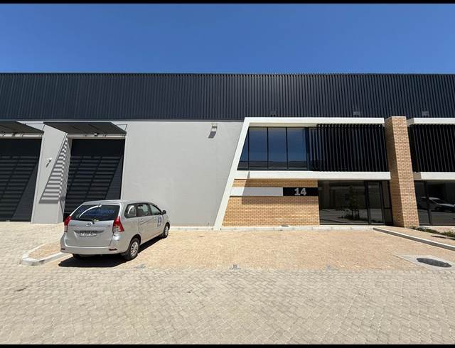 870M² WAREHOUSE TO LET IN STIKLAND INDUSTRIAL