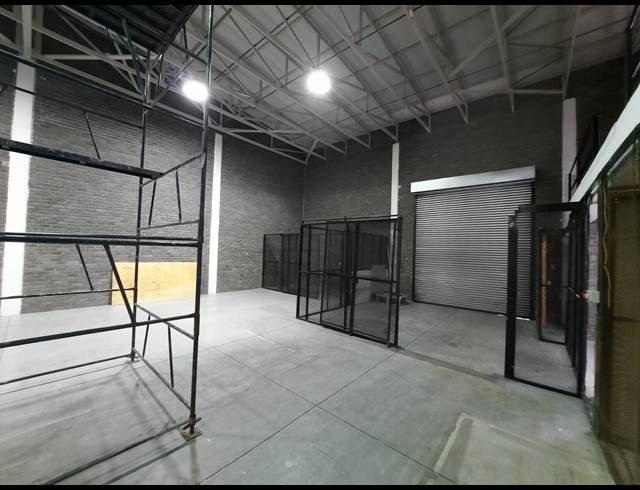 550M² WAREHOUSE TO LET IN STORMILL