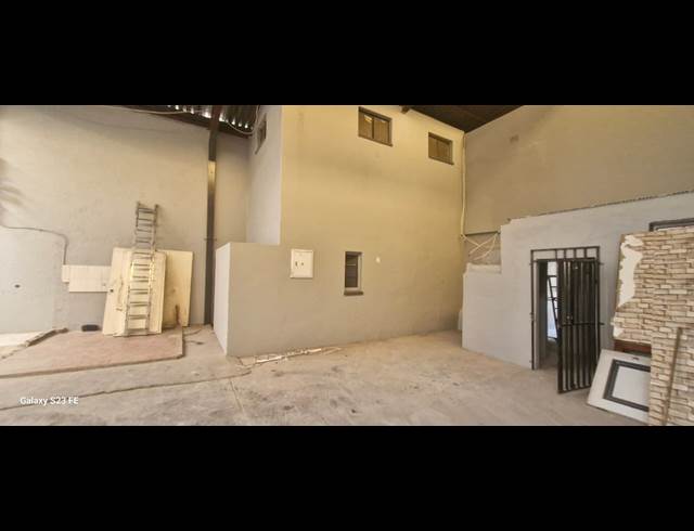 400M² WAREHOUSE TO LET IN FORDSBURG
