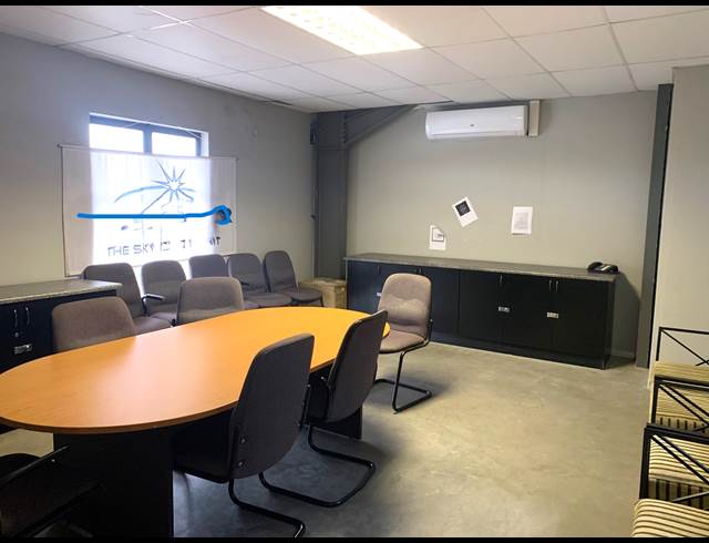 372M² WAREHOUSE TO LET IN RIVERSIDE PARK