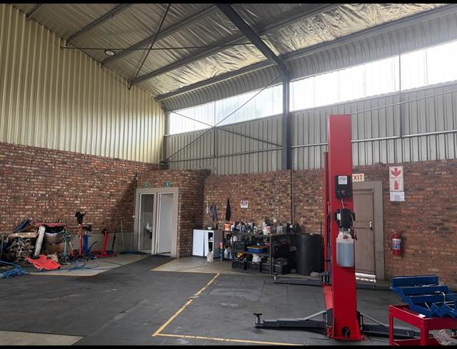 150M² WAREHOUSE TO LET IN ALBERTON NORTH