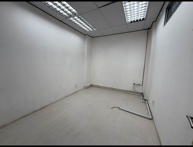 120M² OFFICE TO LET IN MILPARK