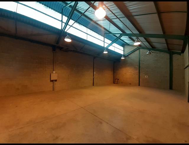 291M² WAREHOUSE TO LET IN ROBERTVILLE