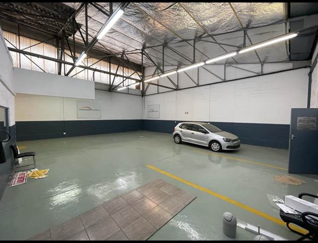 250M² WAREHOUSE TO LET IN PAARDEN EILAND